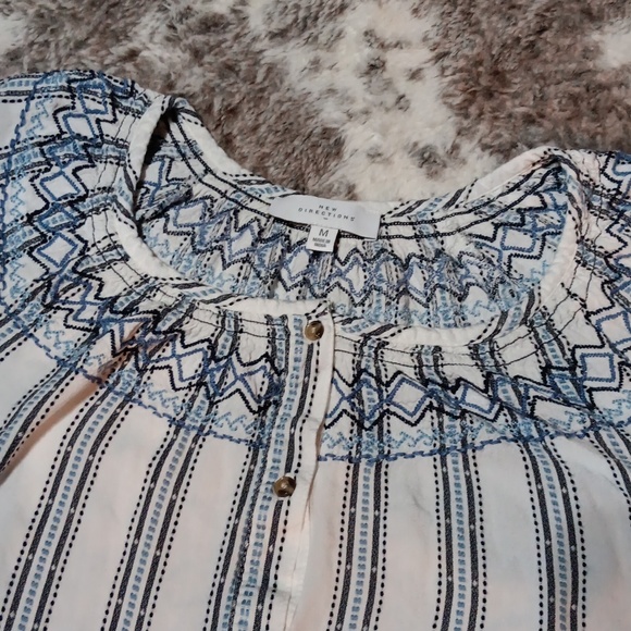 New Directions Embroidered Top - Picture 4 of 6